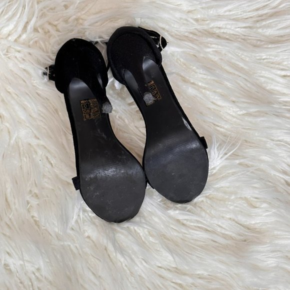 PrettyLittleThing Black Velvet Heels - Picture 6 of 7